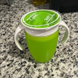 NWT Spillproof 360° Drinking Cup with Handles